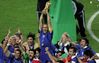 Nome del file=Italia_-_Francia_2-0_MONDIALI_2006_-_CANNAVARO_ALZA_LA_COPPA_by_PiE81-_24.jpg
Dimensione del file=22KiB
Dimensioni=400x255
Aggiunta il=Mag 30, 2009 Italia_-_Francia_2-0_MONDIALI_2006_-_CANNAVARO_ALZA_LA_COPPA_by_PiE81-_24.jpg
